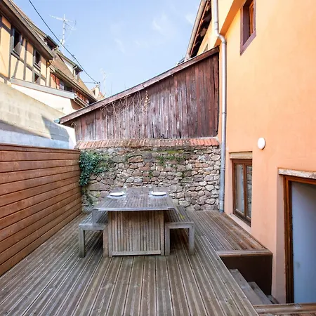 Nouveau La Terrasse Des Remparts A דירה אגויסהיים