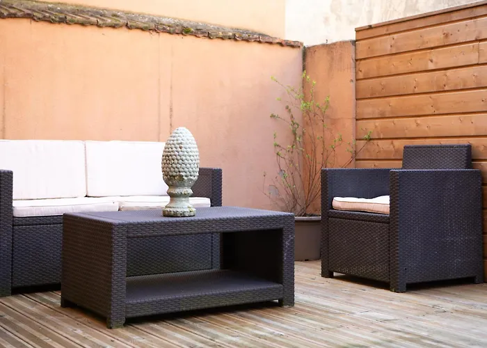 Nouveau La Terrasse Des Remparts A דירה אגויסהיים